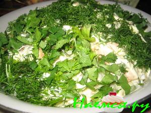 Салат "Куриный" с овощами и яйцом