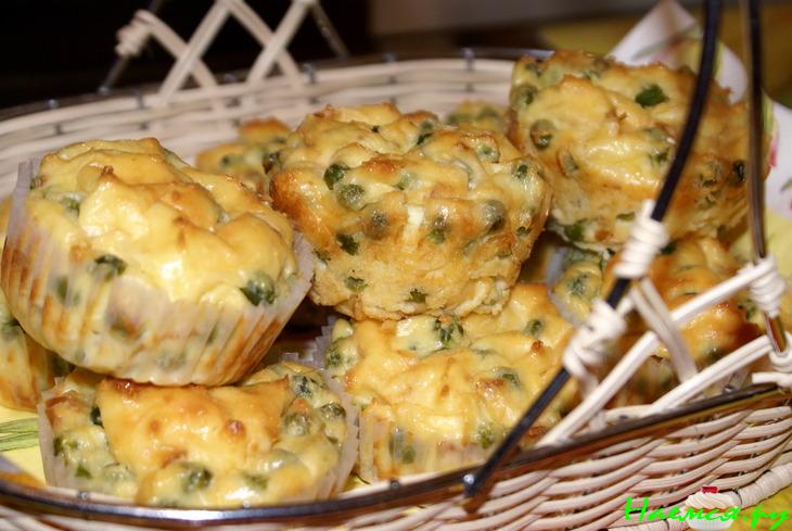 Мини-запеканки с зелёным горошком и сыром Мини-запеканки с зелёным горошком и сыром