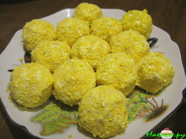 Закусочные творожные шарики с хреном