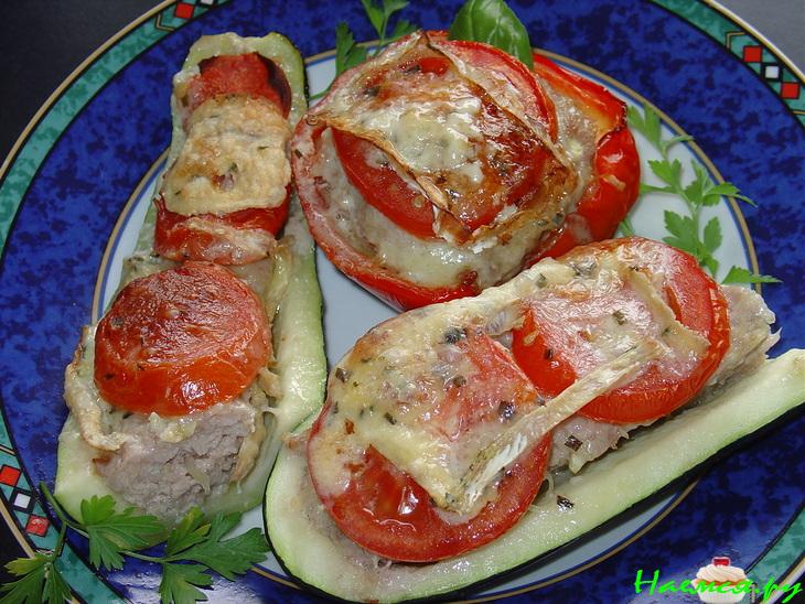 Фаршированные овощи с мягким сыром и чесноком