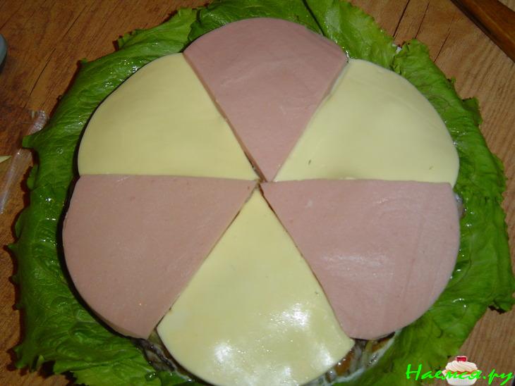 Салат с креветками и шампиньонами "Золотая рыбка"