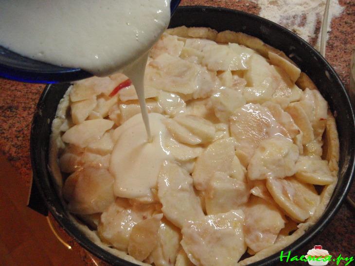 Яблочный пирог с кремом