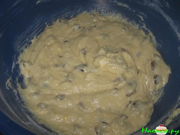 Печенье с изюмом и кусочками шоколадных конфет