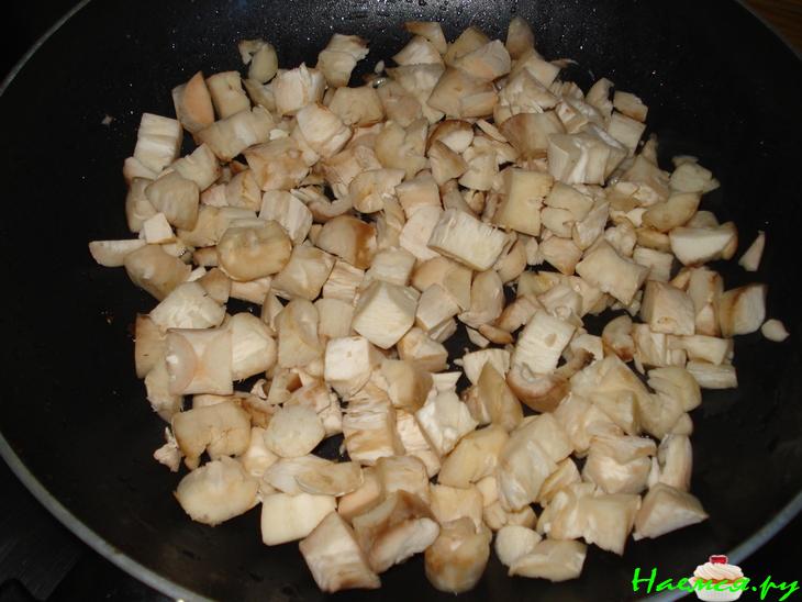 Шампиньоны с начинкой из картофельного пюре