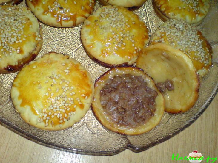 Маффины с "секретом" (с нежным рагу из телятины)