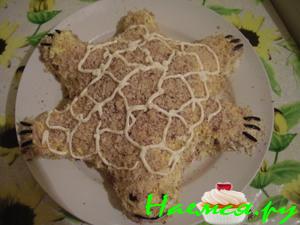 Салат с окорочком "Черепаха" Салат с окорочком "Черепаха"