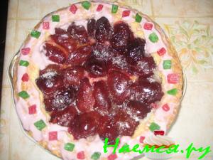 Аналогичный пирог со сливами