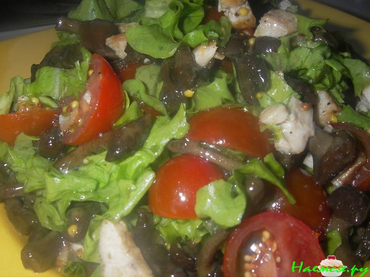 Салат с индейкой и опятами