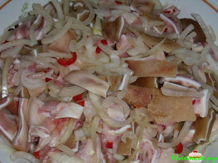 Свиные ушки тушёные