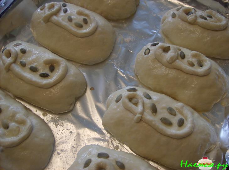 Мини-кулебяки с индейкой и тушенной капустой