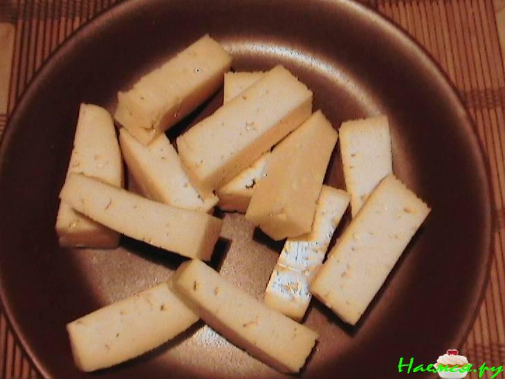 Яблоки с сыром в тесте