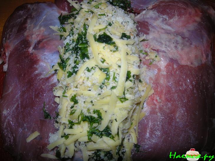 Фаршированная сыром подчеревина