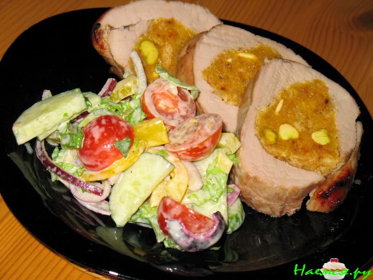 Фаршированная запеченная свиная вырезка Фаршированная запеченная свиная вырезка