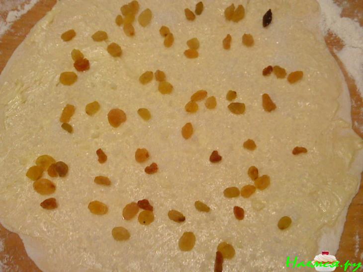 Сладкая лепешка с изюмом