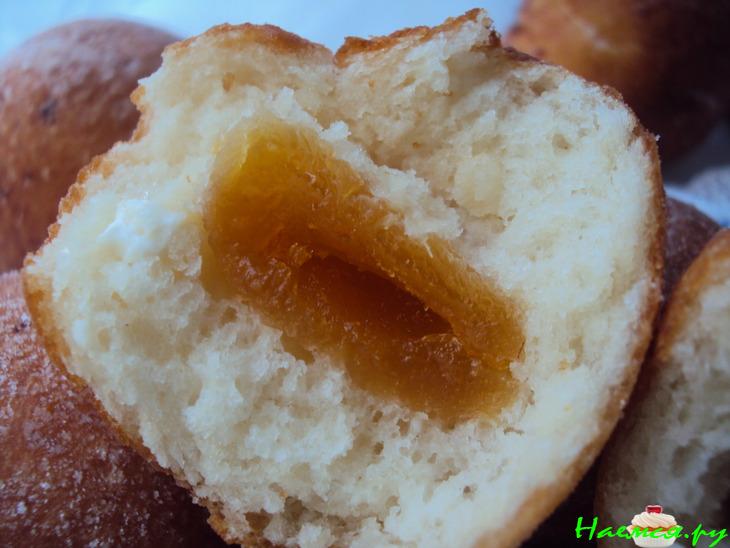 Творожные пончики с черносливом и курагой