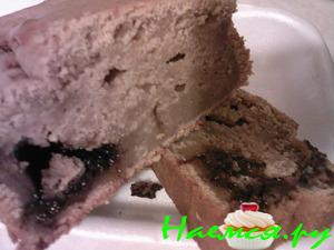 Кекс с домашним мороженым и шоколадом