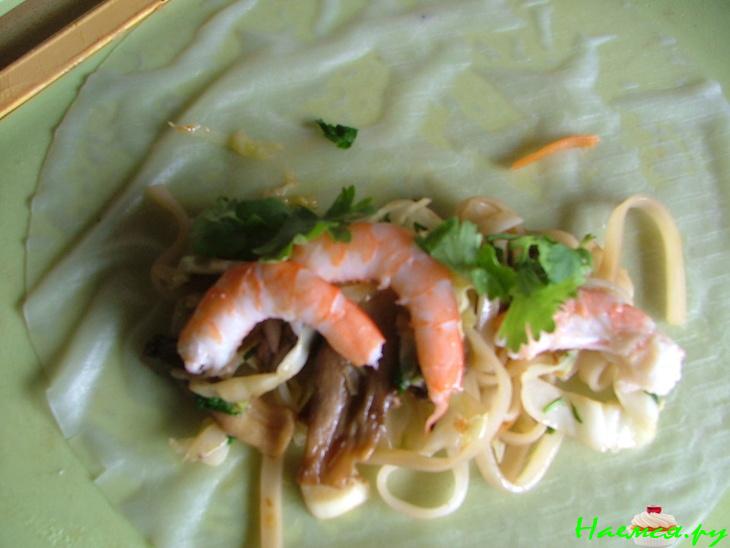 Спринг роллс с горчичным соусом