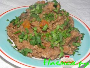 Постный стол: чечевичная каша с курагой и орехами