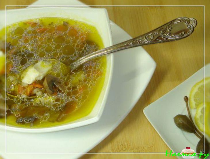 Рассольник на рыбном бульоне с грибами и перловкой