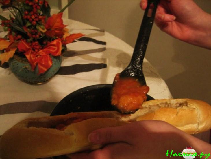 Томатный суп с базиликом, чесноком и чили