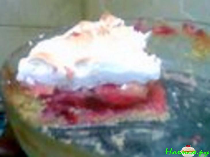 Торт яблочный с белковым кремом