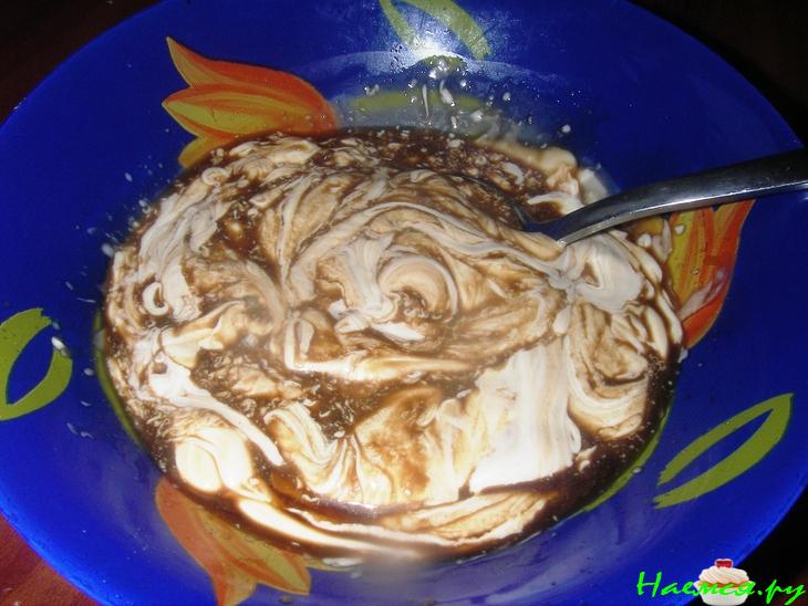 Куриный салат с опятами и заправкой из козьего сыра