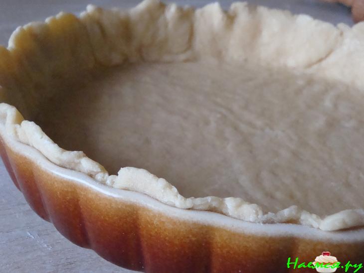 Шоколадный пирог с персиками