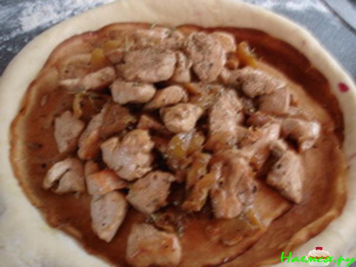 Пирог с курицей и смородиной