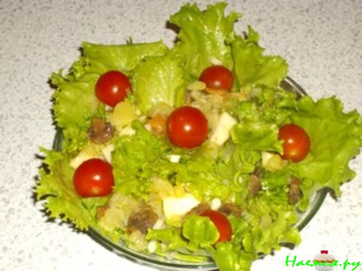 Грибной салат с яблоками