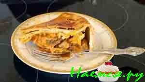 Мясо с овощами под крышкой из теста