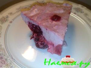 Замороженный вишневый торт с кремом из маскарпоне Замороженный вишневый торт с кремом из маскарпоне