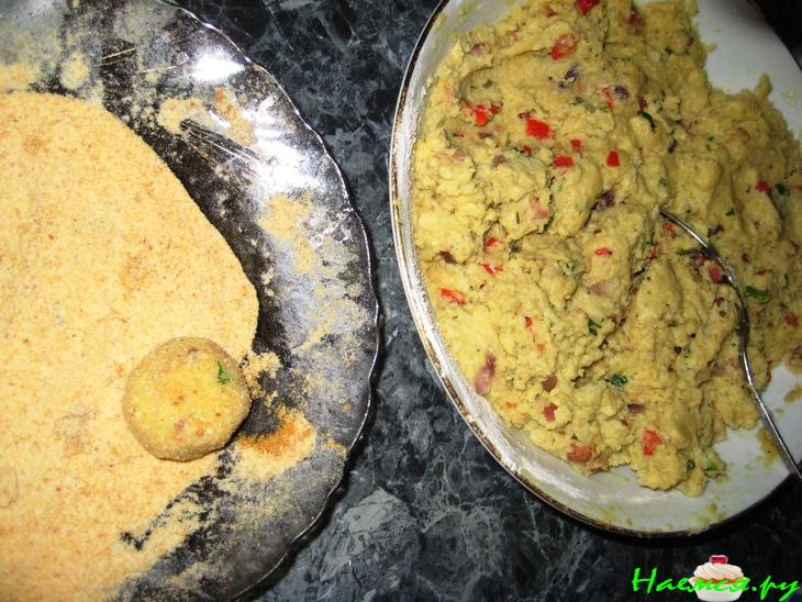 Картофельные шарики с болгарским перцем