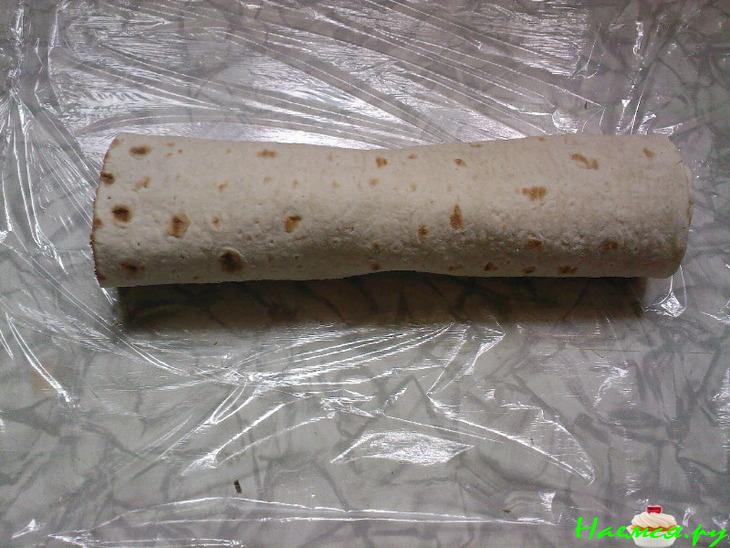Закусочный рулетик из лепешек
