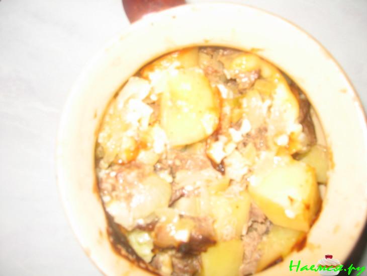 Свинина в горшочке