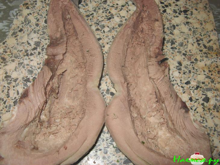 Фаршированный грибами язык в тесте