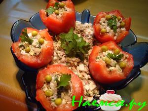 Помидоры фаршированные сардинами в масле