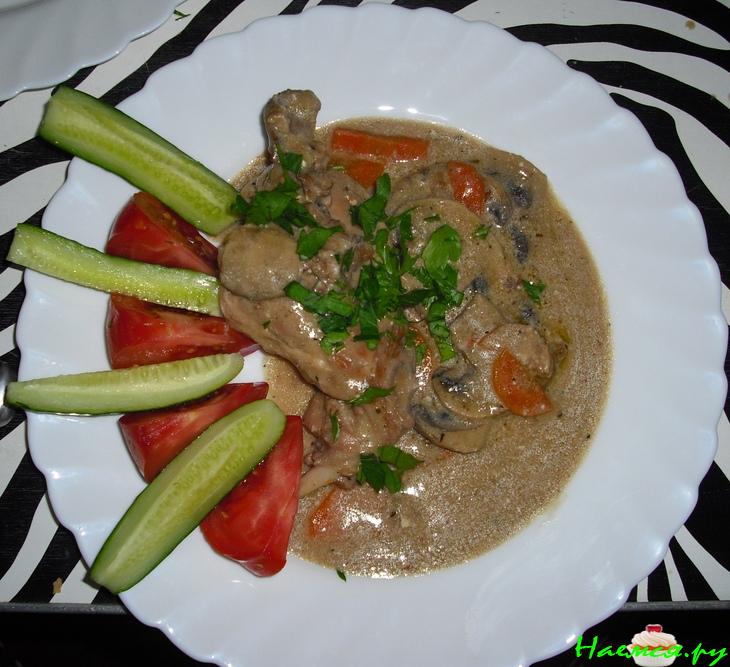 Кролик в сметане