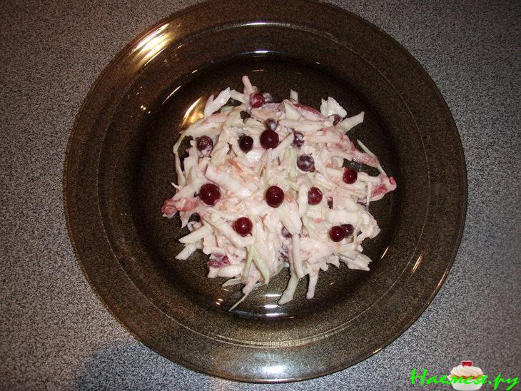 Салат витаминный "Брусничка"