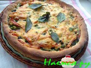 Ароматный пирог с баклажанами, зеленой фасолью и ветчиной Ароматный пирог с баклажанами, зеленой фасолью и ветчиной