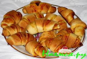 Творожные рогалики с абрикосовым джемом Творожные рогалики с абрикосовым джемом