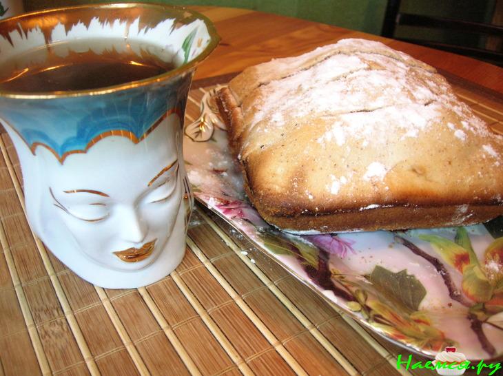 Пряный пирог на сметане