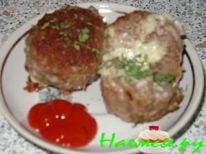 Биточки с сырным сюрпризом
