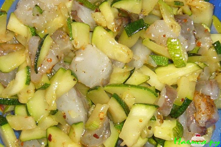 Фаршированный кальмар с овощами из пароварки Фаршированный кальмар с овощами из пароварки