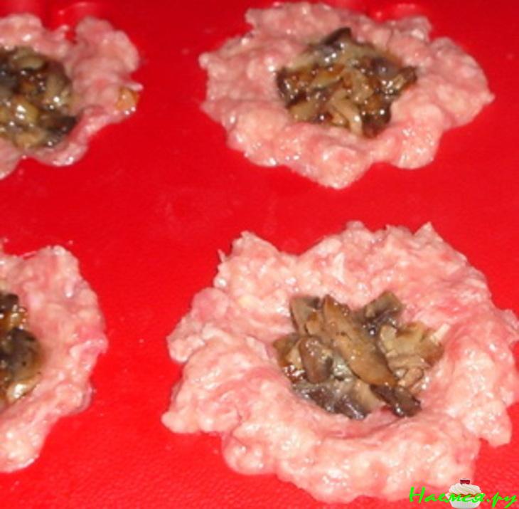 Мясо-кабачковые "маффины" с начинкой