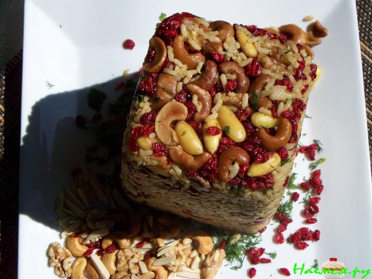 Праздничный рис с орехами и барбарисом Праздничный рис с орехами и барбарисом