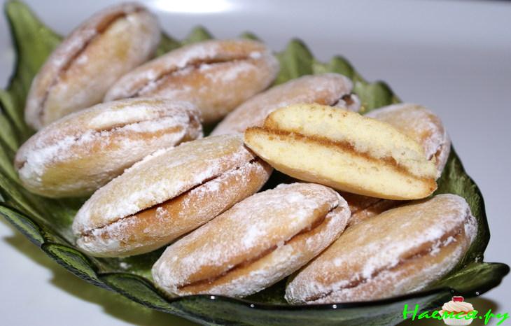 Абрикосовое бисквитное печенье с джемом