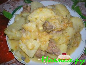 Картошка с мясом в гороховом соусе