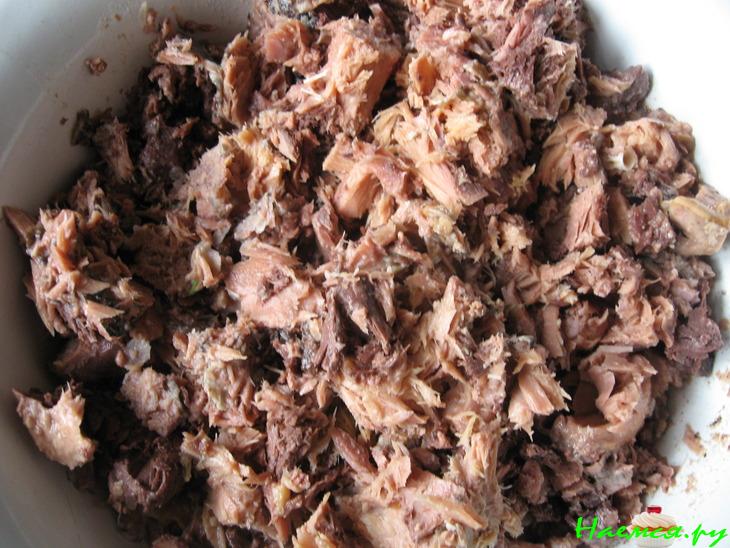 Спагетти с соусом из тунца