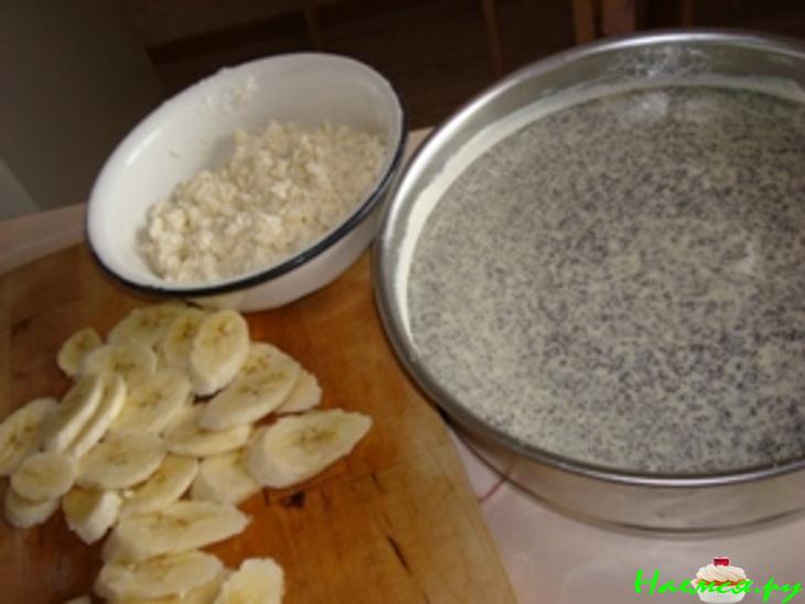 Маковый пирог с творожной крошкой