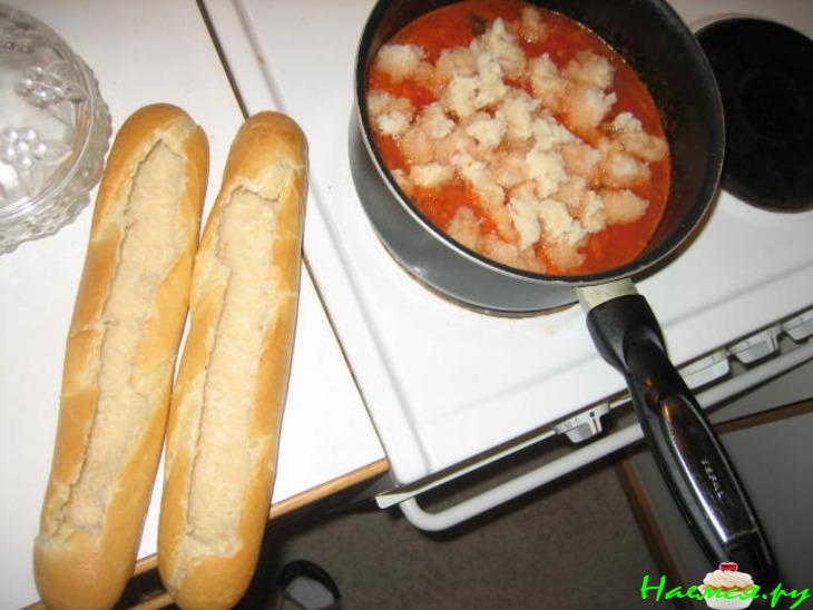 Томатный суп с базиликом, чесноком и чили